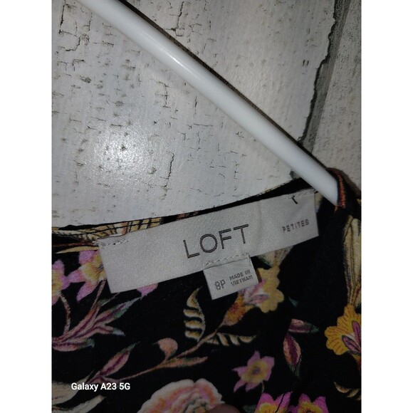 Loft Black Floral Print Half Sleeves Size 8P Dress Slit Side Zip Back - Picture 4 of 7